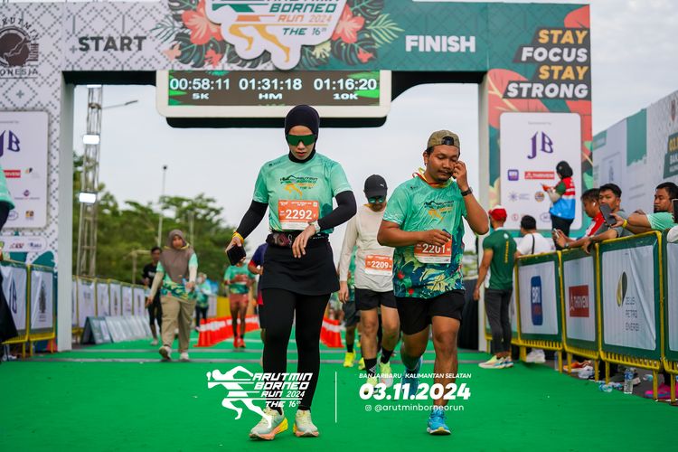 Race photo from Arutmin Borneo Run 2024