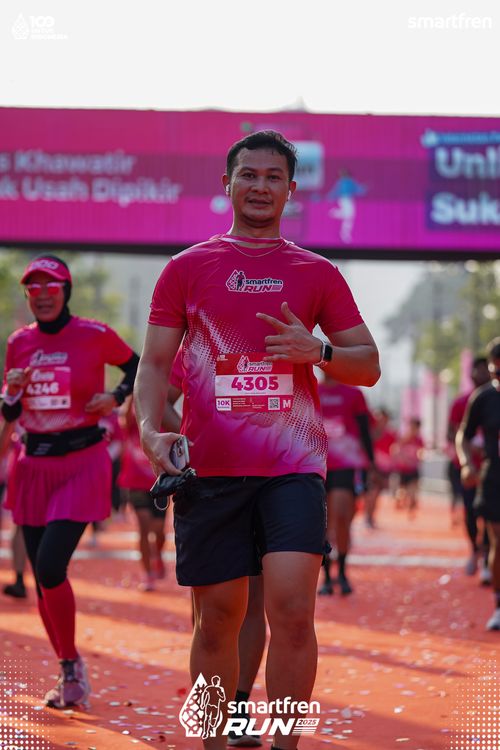 Race photo from Smartfren Run 2025 
