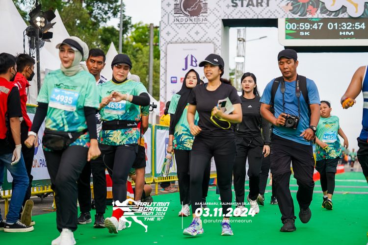 Race photo from Arutmin Borneo Run 2024