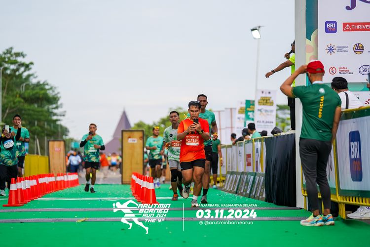 Race photo from Arutmin Borneo Run 2024