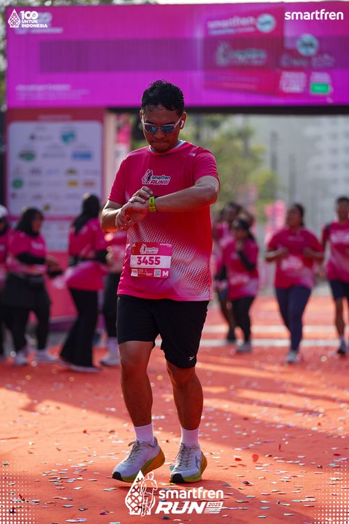 Race photo from Smartfren Run 2025 