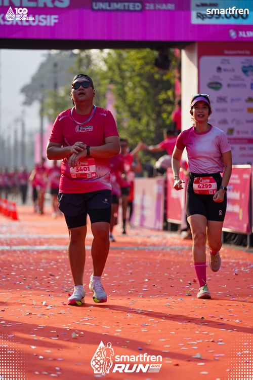 Race photo from Smartfren Run 2025 