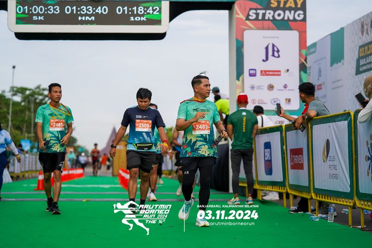 Race photo from Arutmin Borneo Run 2024