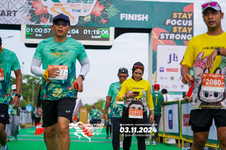 Race photo from Arutmin Borneo Run 2024