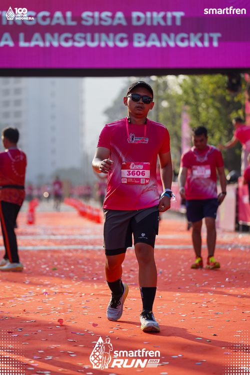 Race photo from Smartfren Run 2025 