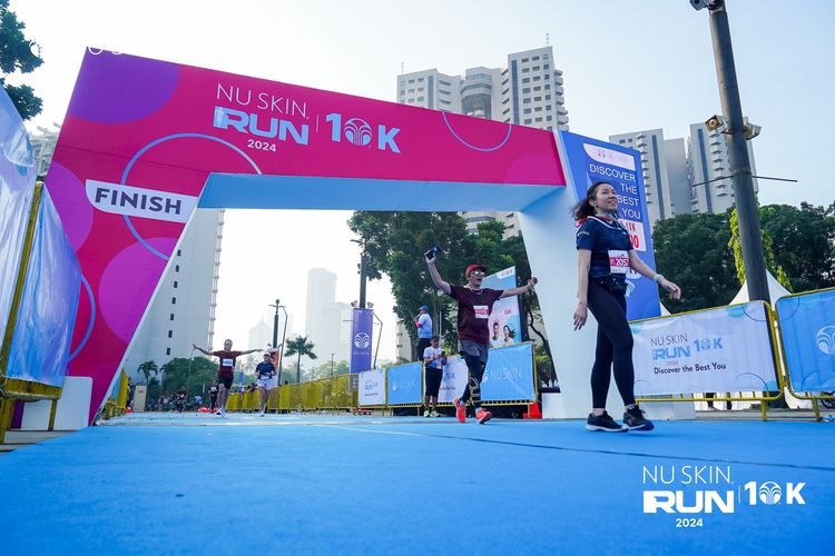 Race photo from Nu Skin Run 10K