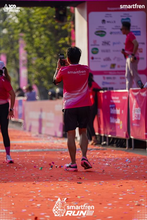 Race photo from Smartfren Run 2025 