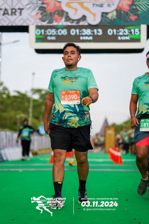 Race photo from Arutmin Borneo Run 2024