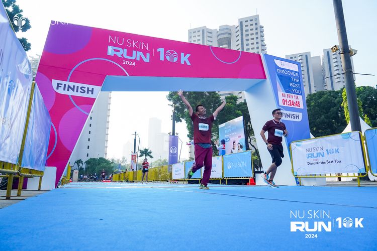 Race photo from Nu Skin Run 10K