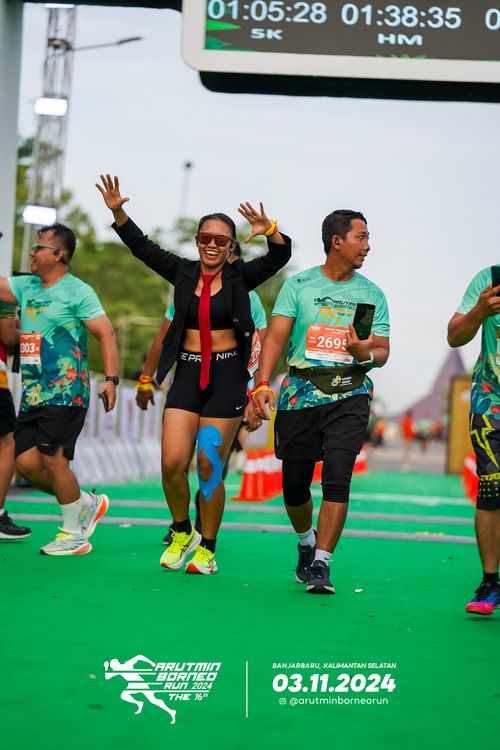 Race photo from Arutmin Borneo Run 2024