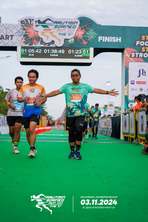 Race photo from Arutmin Borneo Run 2024