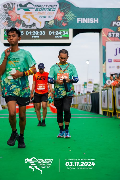 Race photo from Arutmin Borneo Run 2024