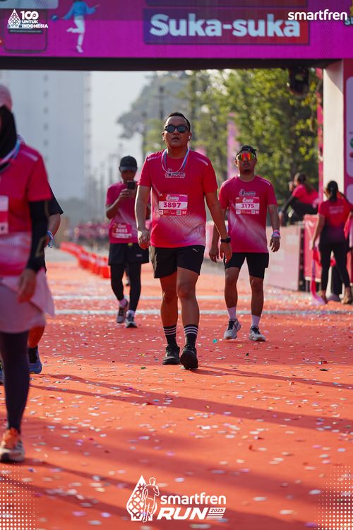 Race photo from Smartfren Run 2025 