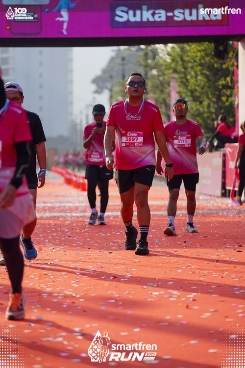 Race photo from Smartfren Run 2025 