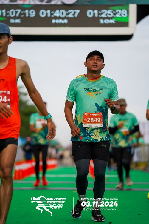 Race photo from Arutmin Borneo Run 2024