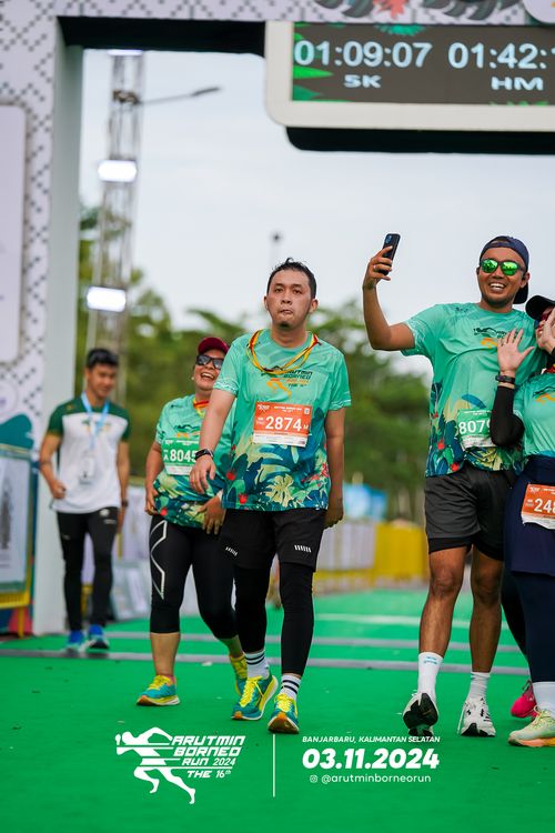 Race photo from Arutmin Borneo Run 2024