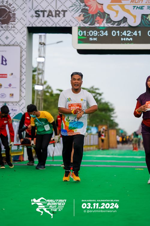 Race photo from Arutmin Borneo Run 2024