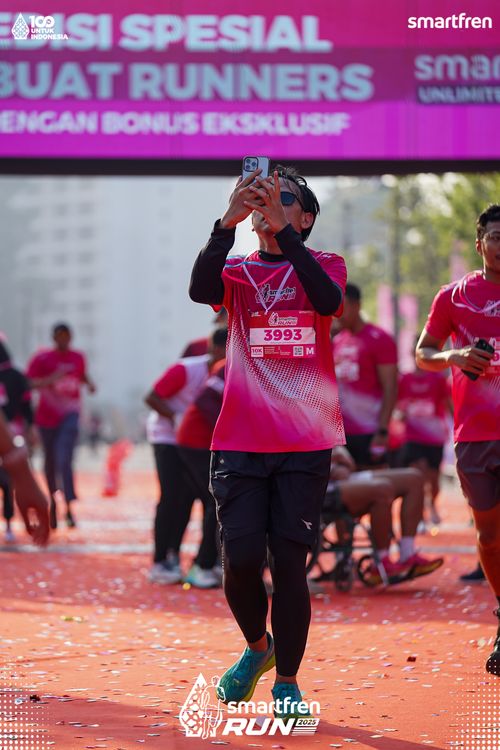 Race photo from Smartfren Run 2025 