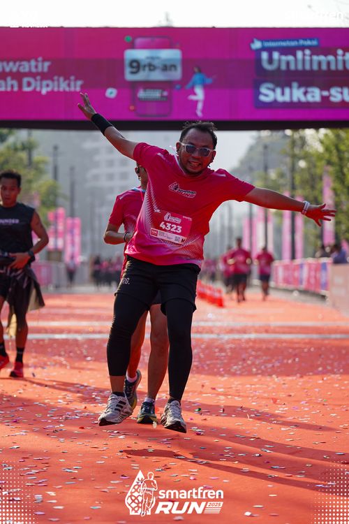 Race photo from Smartfren Run 2025 