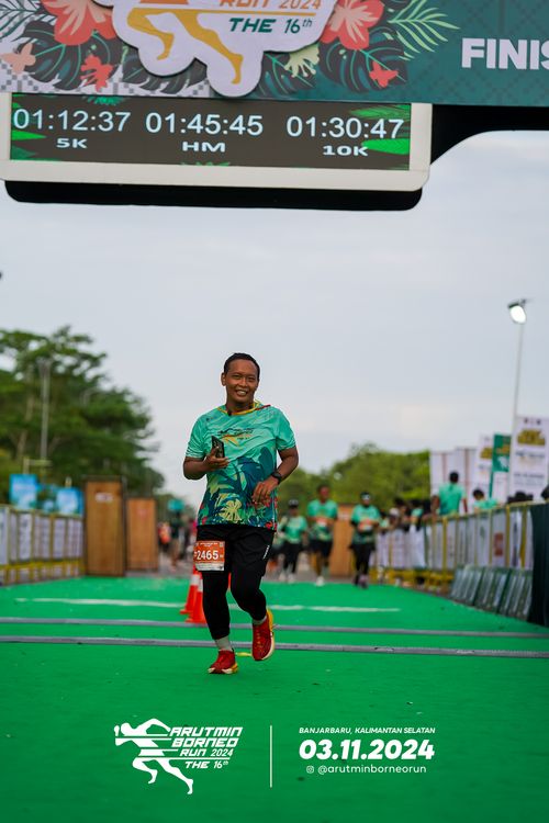 Race photo from Arutmin Borneo Run 2024