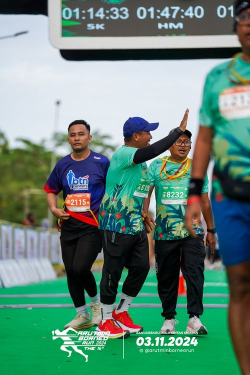 Race photo from Arutmin Borneo Run 2024