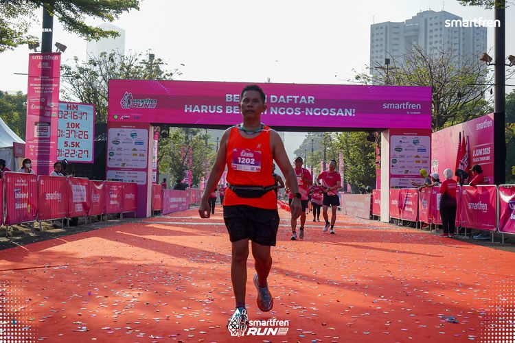 Race photo from Smartfren Run 2025 