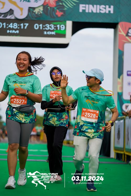 Race photo from Arutmin Borneo Run 2024