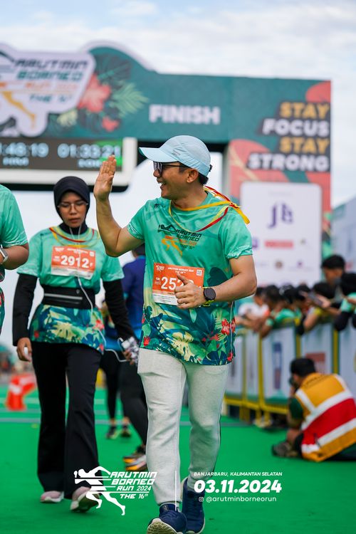 Race photo from Arutmin Borneo Run 2024