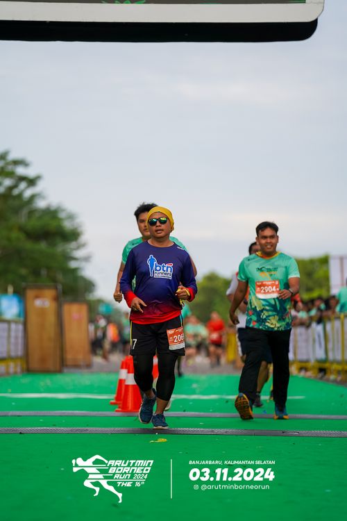 Race photo from Arutmin Borneo Run 2024