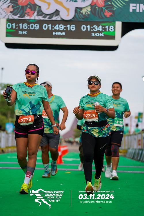Race photo from Arutmin Borneo Run 2024