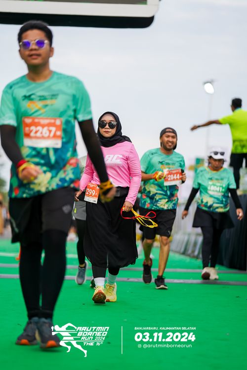 Race photo from Arutmin Borneo Run 2024