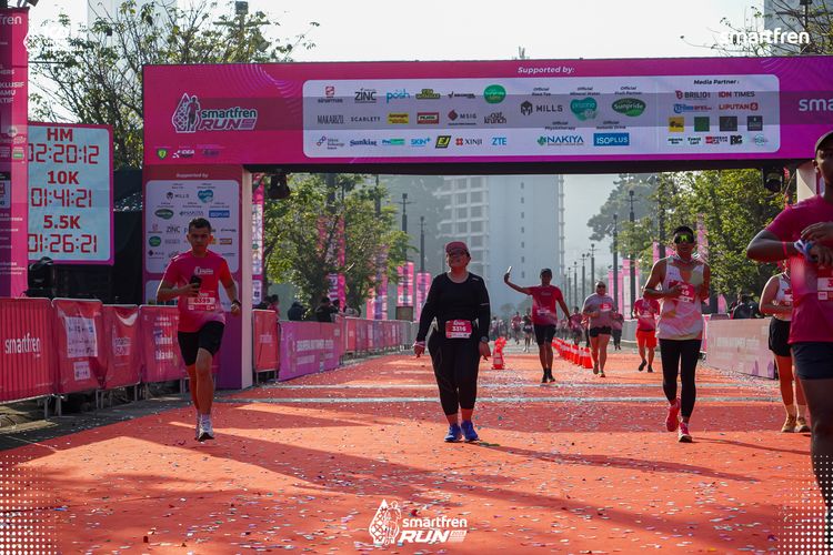 Race photo from Smartfren Run 2025 