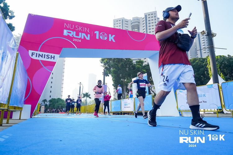 Race photo from Nu Skin Run 10K