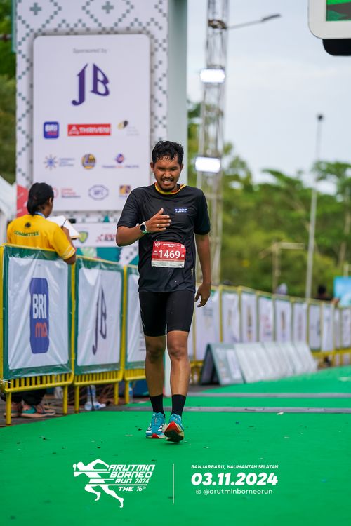 Race photo from Arutmin Borneo Run 2024