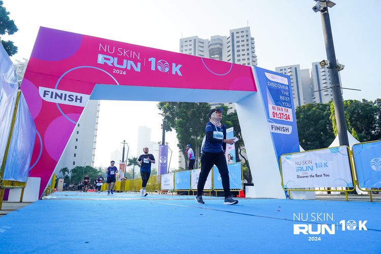 Race photo from Nu Skin Run 10K