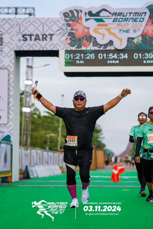 Race photo from Arutmin Borneo Run 2024