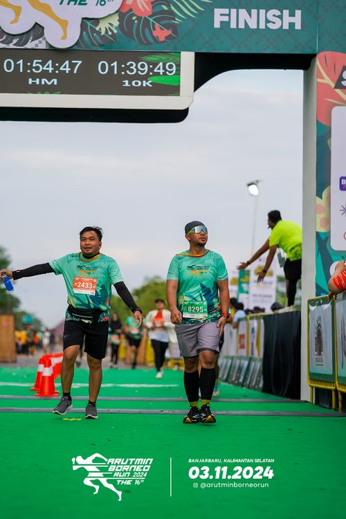 Race photo from Arutmin Borneo Run 2024