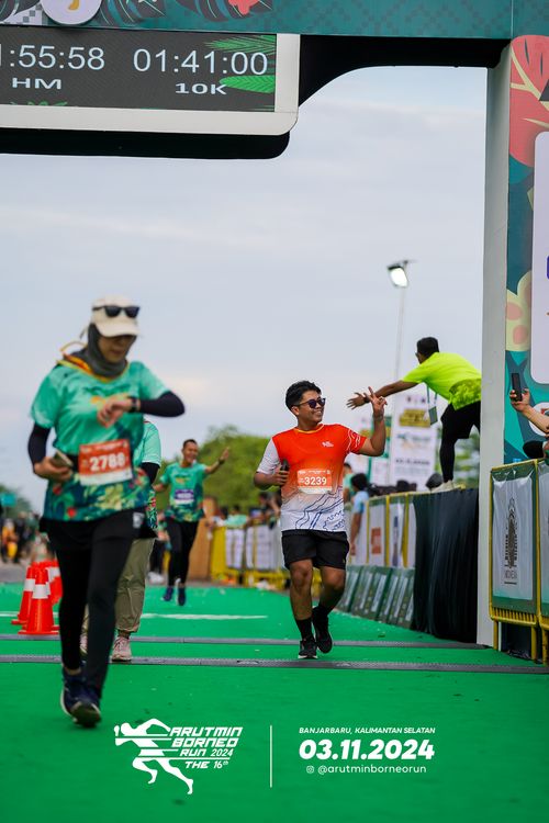 Race photo from Arutmin Borneo Run 2024