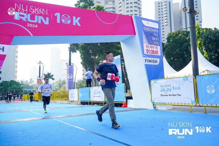 Race photo from Nu Skin Run 10K