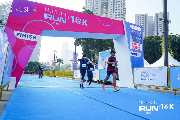 Race photo from Nu Skin Run 10K