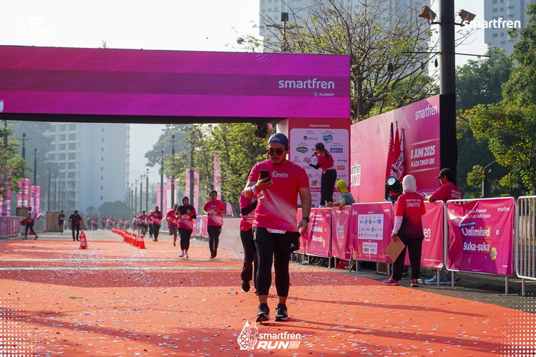 Race photo from Smartfren Run 2025 