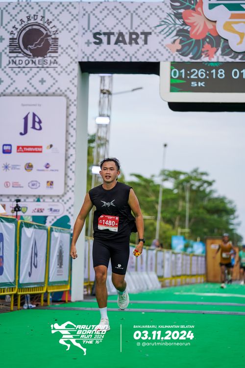Race photo from Arutmin Borneo Run 2024