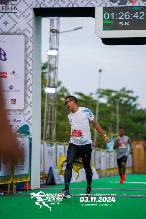 Race photo from Arutmin Borneo Run 2024
