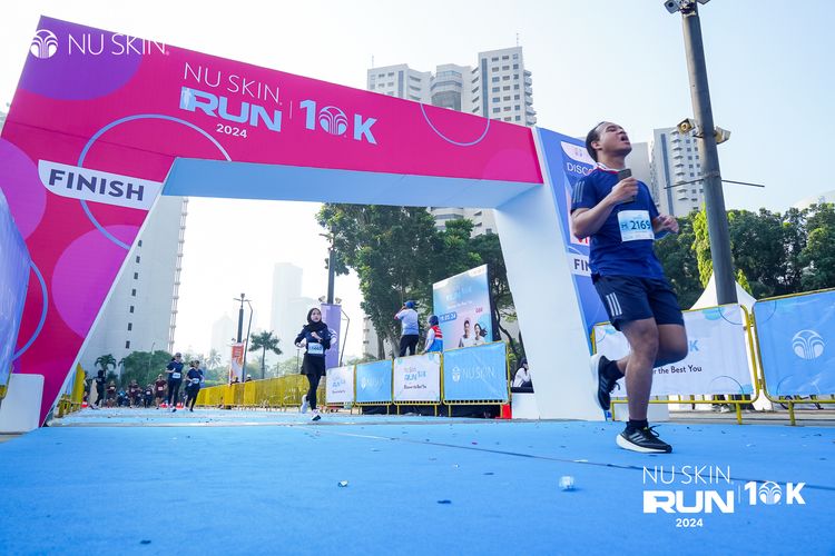 Race photo from Nu Skin Run 10K