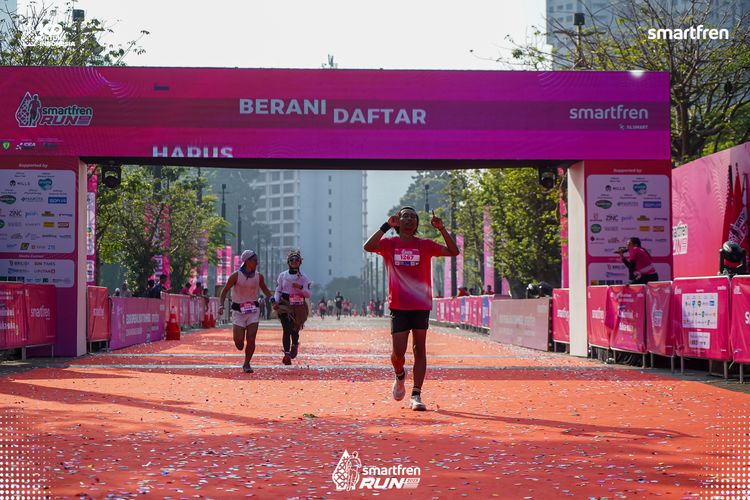 Race photo from Smartfren Run 2025 