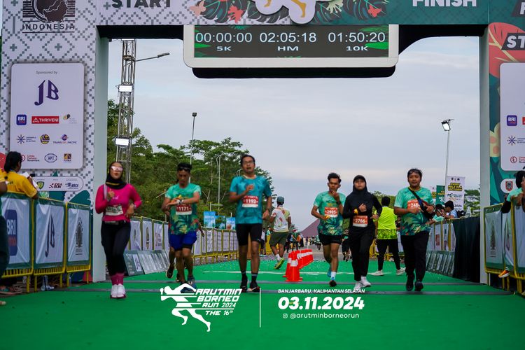 Race photo from Arutmin Borneo Run 2024