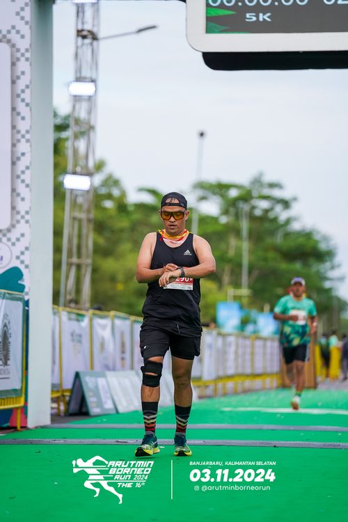 Race photo from Arutmin Borneo Run 2024