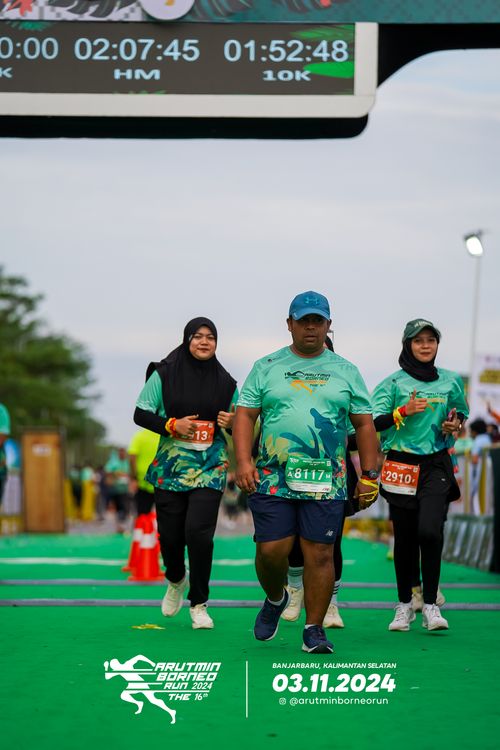 Race photo from Arutmin Borneo Run 2024
