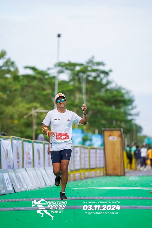 Race photo from Arutmin Borneo Run 2024