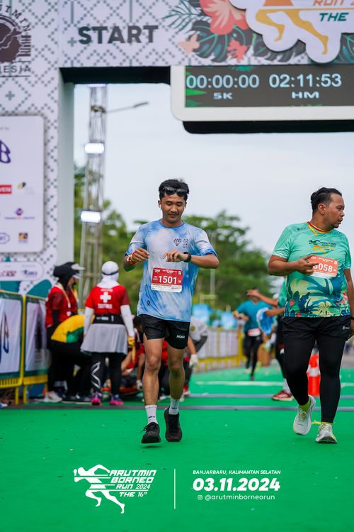 Race photo from Arutmin Borneo Run 2024